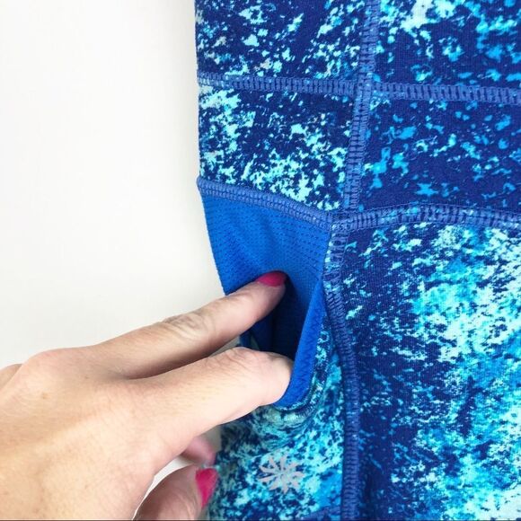 ATHLETA | Be Free Splatter Cropped Leggings Knicker Length Blue Women’s Size S - Picture 6 of 14